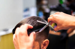 Cara Alami Merawat Rambut Ikal Pria