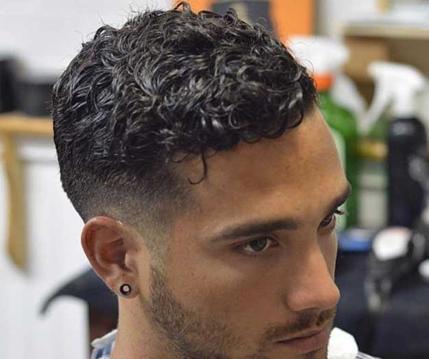 Cara Alami Merawat Rambut Ikal Pria