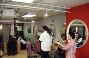 Perbedaan Barbershop Dan Salon